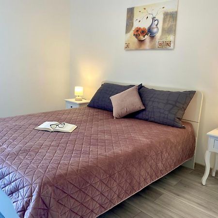 Ema Apartment Пула Екстер'єр фото