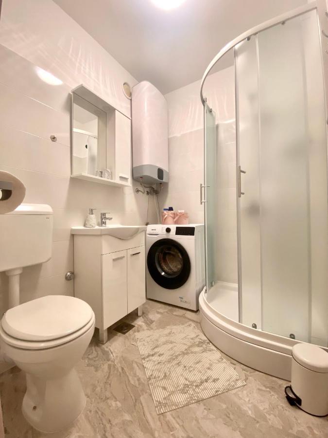 Ema Apartment Пула Екстер'єр фото