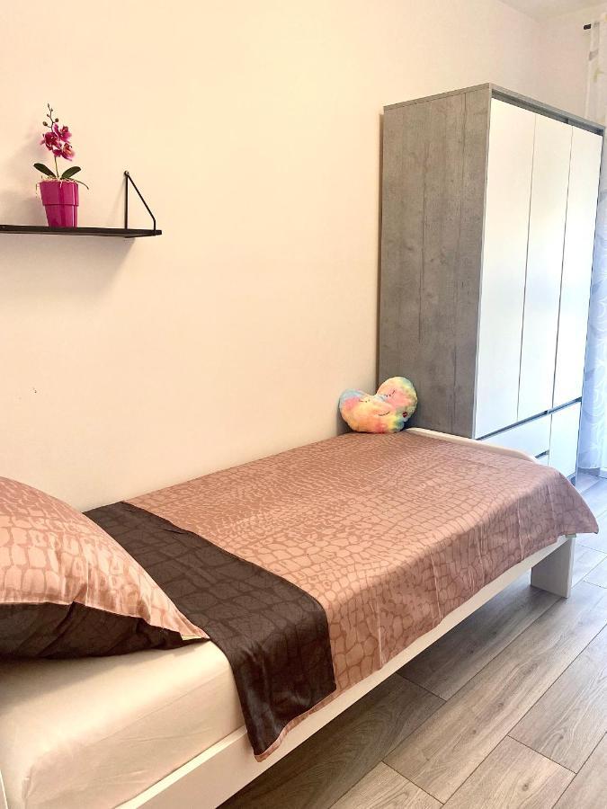 Ema Apartment Пула Екстер'єр фото